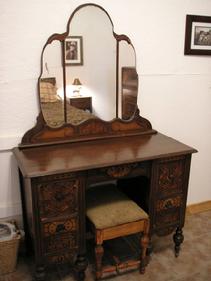 Dressing Table in Springfield Room